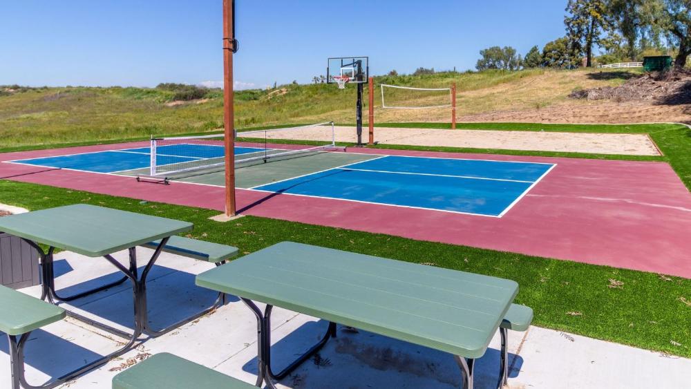 Chateau Syrah by AvantStay Picturesque Estate w Pool Hot Tub Table Tennis Pool Table New Pickleball Court Basketball hoop
